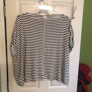 Oversize black and white shirt